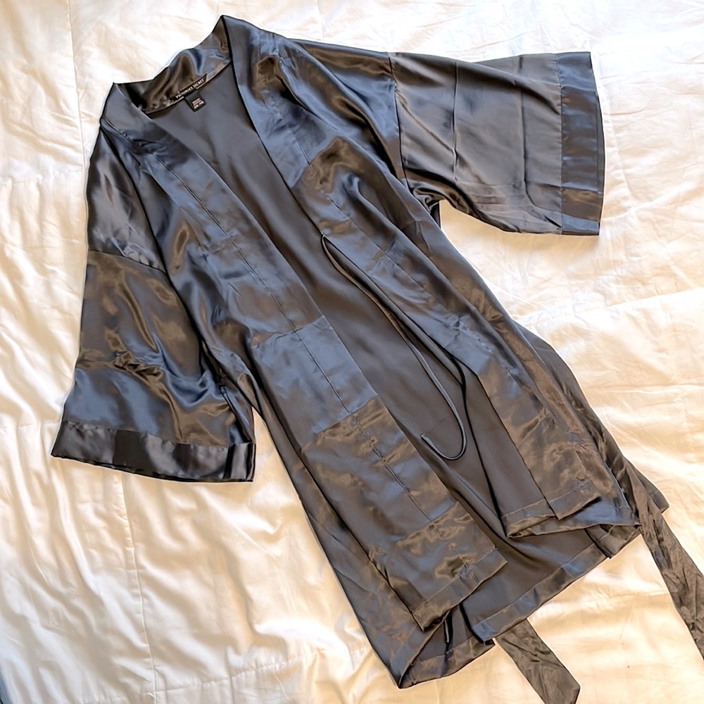Victoria’s Secret Satin Robe Small